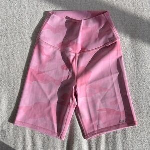 ALO Yoga Pink Camo 7" High-Waist Biker Short